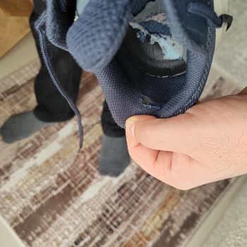 Kısa Sürede Yıpranan Skechers Ayakkabıya Olumsuz Ve Hızlı İnceleme Yanıtı