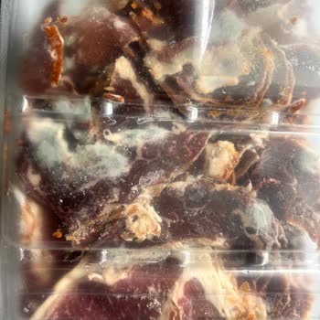 Teslim Edilen Küflü Pastırma: Sağlık Riski Ve Güven Kırılması