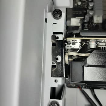 İncehesap Yeni RTX 5070 Oc Kartında Bükülmüş Braket Ve Coil Whine, Servis Reddetti