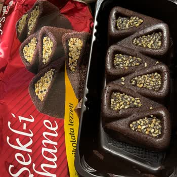 Eti Şekli Şahane Çikolatalı Kekinizde Gramaj Azaldığı İzlenimini Edindik