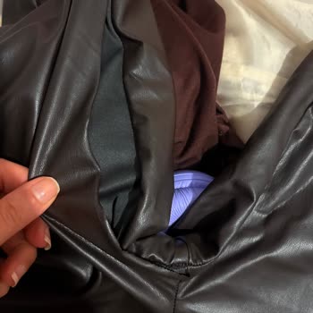 15 Günlük Kullanımda Yırtılan Deri Pantolon İçin Değişim Ve İade Talebi