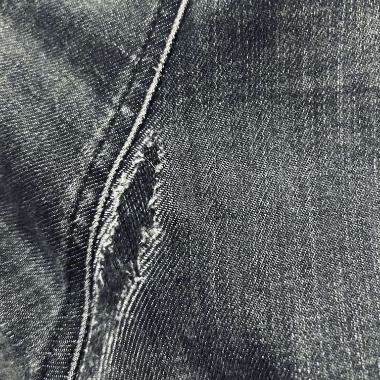 Mavi Pantolonda Kısa Sürede Yırtılma Ve Olumsuz İnceleme Sonucu