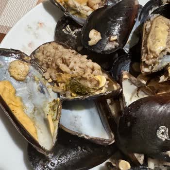 Rize 53. Cadde Migros Mağazasında Bozulmuş Midyeler Sağlık Endişesi Yaratıyor