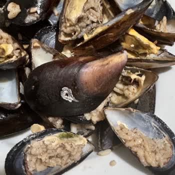 Rize 53. Cadde Migros Mağazasında Bozulmuş Midyeler Sağlık Endişesi Yaratıyor