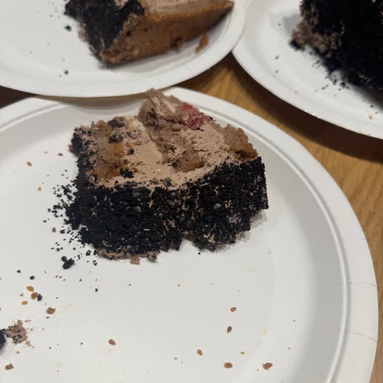 Külünkoğlu Pasta & Unlu Mamülleri Küflü Pasta Ve Müşteri Sağlığına Duyarsız Tutum!