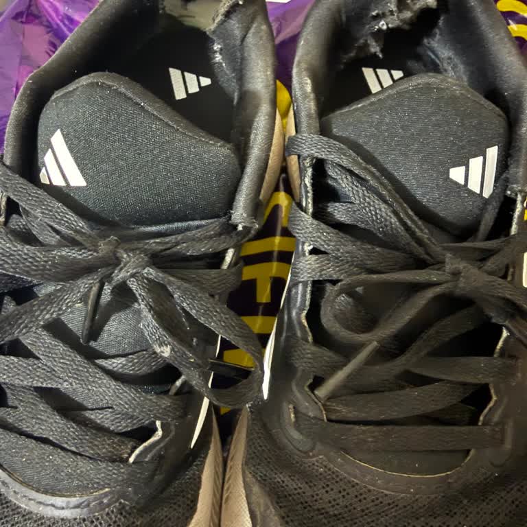 İç Taban Yırtılması Nedeniyle Adidas Ayakkabıda Üretim Kusuru İtirazı