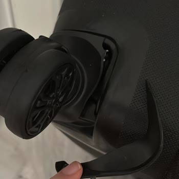 Hasarlı Valiz Ve Kargo Teslimatı Sorunu İçin A101 Müşteri Hizmetlerinden Cevap Bekliyoruz