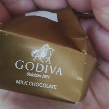 Migros'tan Aldığım Godiva Çikolatasında Kurt Çıktı, Sağlık Riski Ve Hayal Kırıklığı