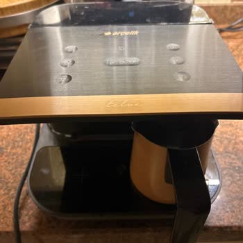 Arçelik Kahve Makinem Altından Su Sızdırıyor Ve Çalışmıyor: Ücretsiz Onarım Talebi