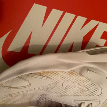 Nike Ayakkabısında Kısa Sürede Görülen Tutkal Lekesi Sorunu Ve İade Talebi