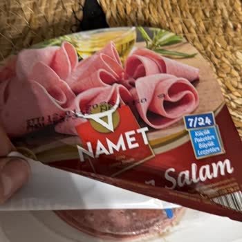 Son Kullanma Tarihi Geçmemiş Salamda Bozuk Koku Ve Renk Değişikliği