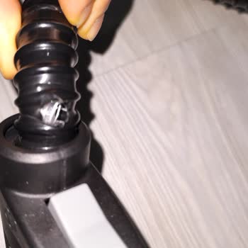 Robx S608 Buhar Makinesi Şiddetli Patladı Ve Kullanıcı Yanığı Yaşadı