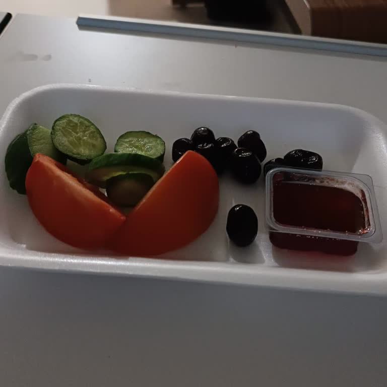 Çam Sakura Şehir Hastanesi Sunulan Yemeklerin Hijyenik Olmaması Ve Ameliyat Tarihinin Belirsizliği