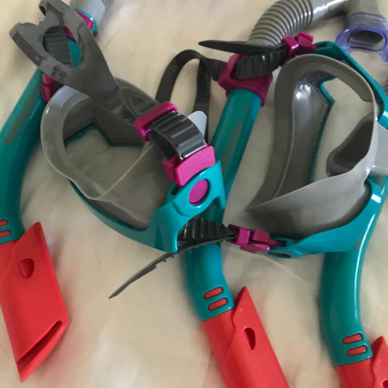 Bestway Spark Wave Snorkels Leak on First Use During Vacation
