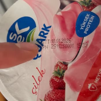 Yoğurdun Bir Gün İçinde Küflenmesi Sağlık Endişesi Yarattı