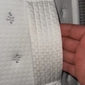 Teslim Edilen Yatak Teşhirdekinden Farklı Ayıplı Ürün Şikayeti