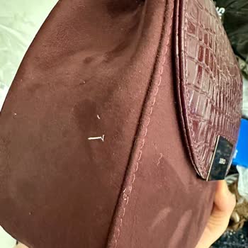 Derimod'dan Gelen Hasarlı Ayakkabı Ve Çanta, Özensiz Paketleme!