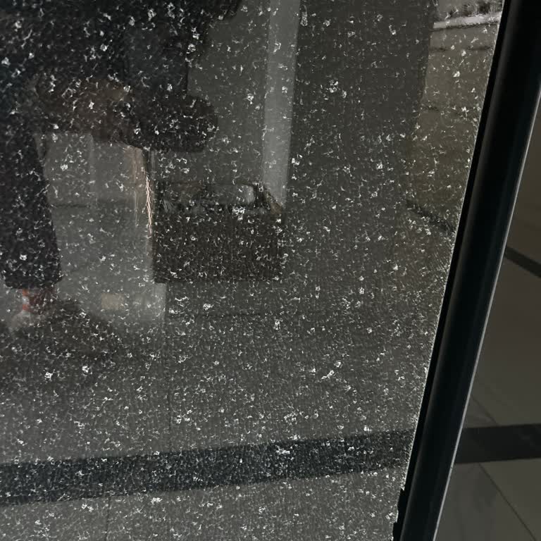 Garanti Süresindeki Buzdolabı Kapak Çatlaması İçin Ücret Talebi Kabul Edilmedi