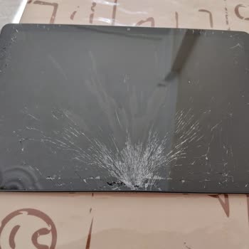 Ekran Patlaması Ve Kasa Deformasyonu İçin Ücretsiz Onarım Talebi