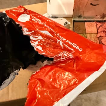 Kırık Gelen Hediye Far Paleti İçin Yeniden Gönderim Talebi