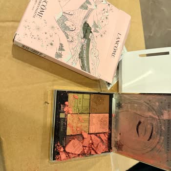 Kırık Gelen Hediye Far Paleti İçin Yeniden Gönderim Talebi