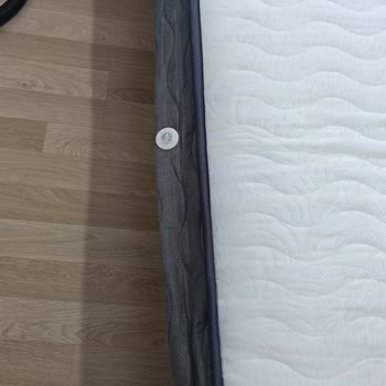 Epttavm'den Hasarlı Ve Şekilsiz Yatak, Baza Yırtık Ve Tutanaksız Teslimat