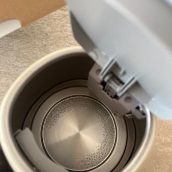 Tek Kullanımda Pas Lekeli Smeg Kettle İçin Ücret İadesi Talebi