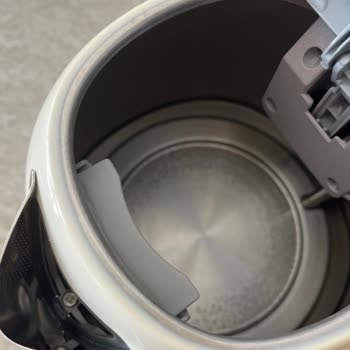 Tek Kullanımda Pas Lekeli Smeg Kettle İçin Ücret İadesi Talebi