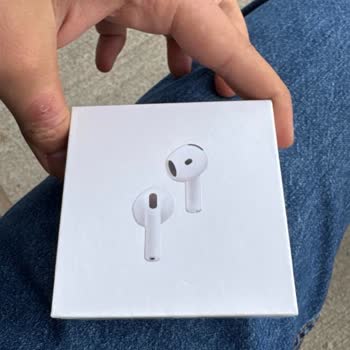 Hepsiburada Orijinalliği Şüpheli Airpods Gönderildi, Satıcı Mağazayı Kapattı Ve İade Talep Ediyorum!