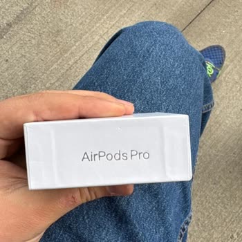 Hepsiburada Orijinalliği Şüpheli Airpods Gönderildi, Satıcı Mağazayı Kapattı Ve İade Talep Ediyorum!