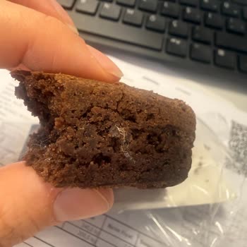 Glutensiz Brownie’de Tüy Bulunması Ve İade Talebi