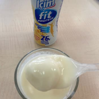 Lapa Lapa Ve Ekşi Proteinli Süt, Sağlık Endişesi Ve Ücret İadesi Talebi