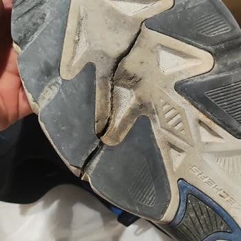 Skechers Air Ventura Ayakkabısında Erken Tabanda Yırtılma Ve İade Talebi