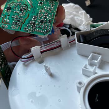 Bebek Odasında Yangın Ve Elektrik Çarpması Riski Taşıyan Nemlendiricinin Tam İadesi Talebi