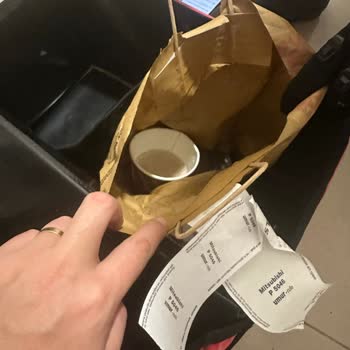 Starbucks Siparişi Dökülmüş, Yardımsız İade Talebi