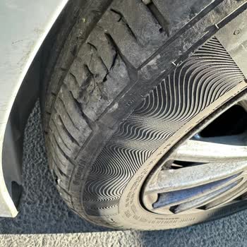 Kısa Sürede Sırt Soyulması Ve Hayati Risk Nedeniyle Ücretsiz Lastik Değişimi Talebi