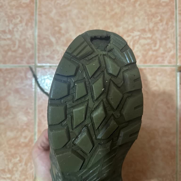 Su Geçirmez Bot Kısa Sürede Tabanı Koptu, Kalite Hayal Kırıklığı