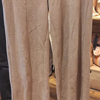 Ayıplı Pantolonlarda Diz Yapma Sorunu Ve Mağaza İnceleme Reddine Şikayet