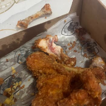 Migros Yemek Migros Yemek'te Çiğ Tavuk Ve Hijyen Denetim Eksikliği