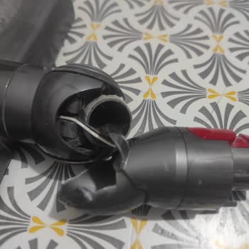Dyson V10 Süpürge Başlığının Aynı Noktadan Kırılması Ve Garanti Dışı Destek Sorunu