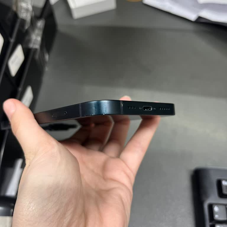 Media Markt Kayseri Forum'da İPhone 14 Kasasında Çizik Ve Fotoğraf Talebi Reddi