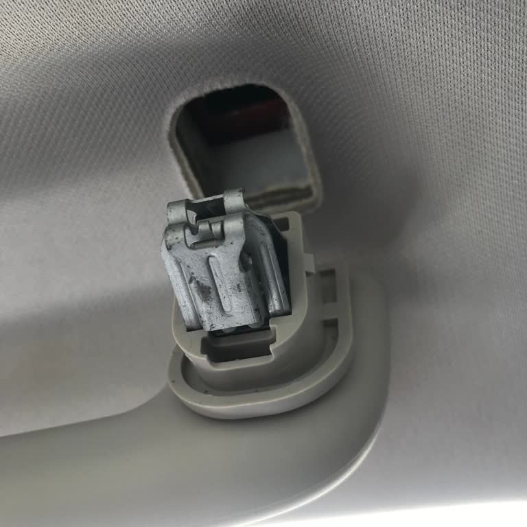 Ön Yolcu Koltuğu Tutacağı Kendi Kendine Çıktı Servis Garanti Kapsamı Reddi