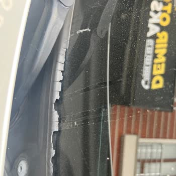 Ön Cam Altı Fitilindeki Çatlaklar İçin Ücretsiz Parça Değişimi Talebi