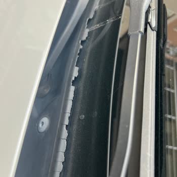 Ön Cam Altı Fitilindeki Çatlaklar İçin Ücretsiz Parça Değişimi Talebi