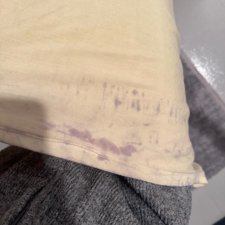 Medura Sağlık Ürünleri Ürün Kıyafete Kalıcı Lekeler Bıraktı ve İade Reddedildi