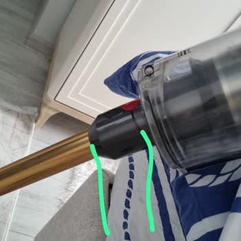 Dyson V12 Develops Air Leak and Flexing at Bin–Wand Connection