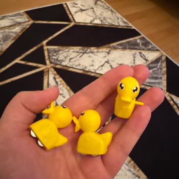 İnce Çubuklu Ördek Oyuncakları Hemen Kırılıyor