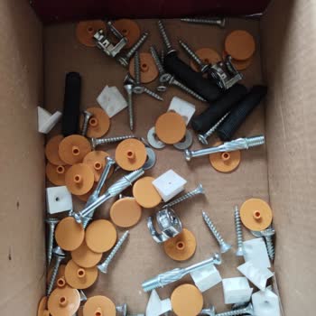 Eksik Parçalar Ve Hatalı Montaj Nedeniyle Gardırop Şikayeti