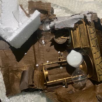 DHL Tarafından Teslim Edilen Hediye Ürünüm Su İçinde Ve Kırık Olarak Geldi