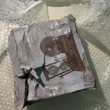 DHL Tarafından Teslim Edilen Hediye Ürünüm Su İçinde Ve Kırık Olarak Geldi